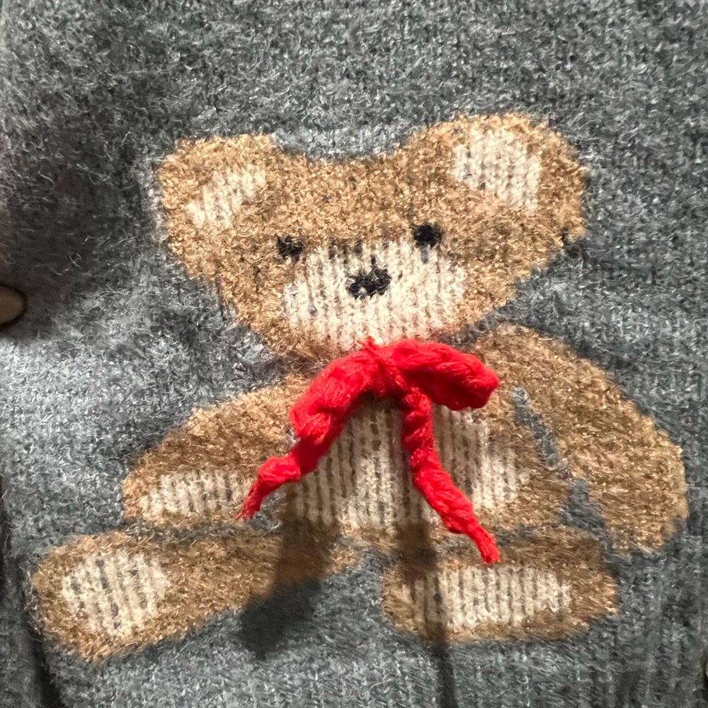 Stylish Gray Cardigan with Teddy Bear - Picture 3 of 5